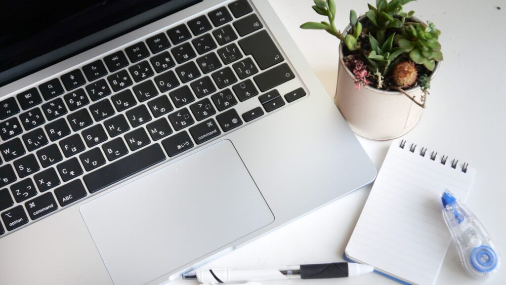 パソコンとメモ帳