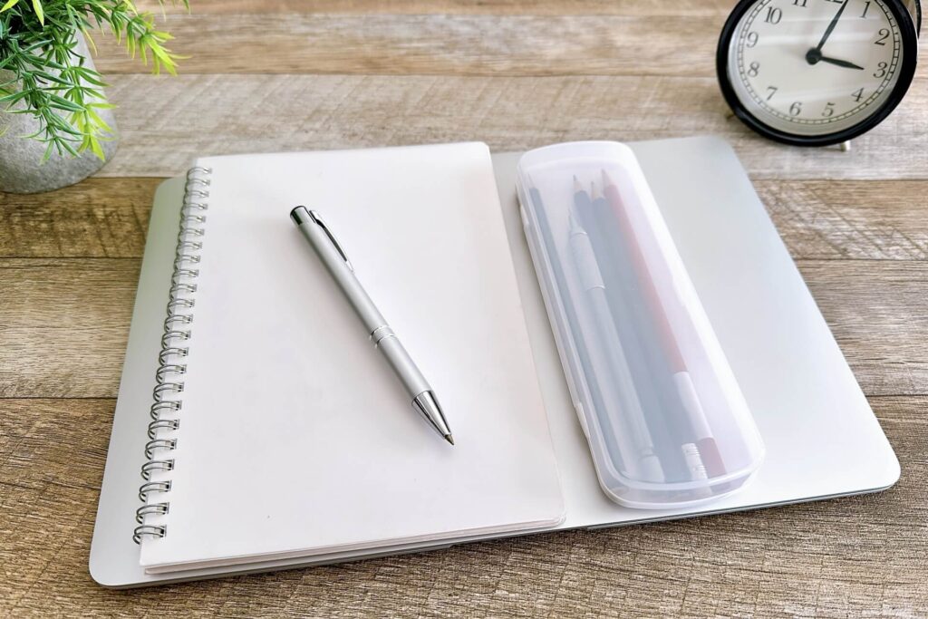 ノートとペンケース